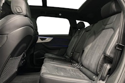 sininen Audi Q7 2025 kuva 10.