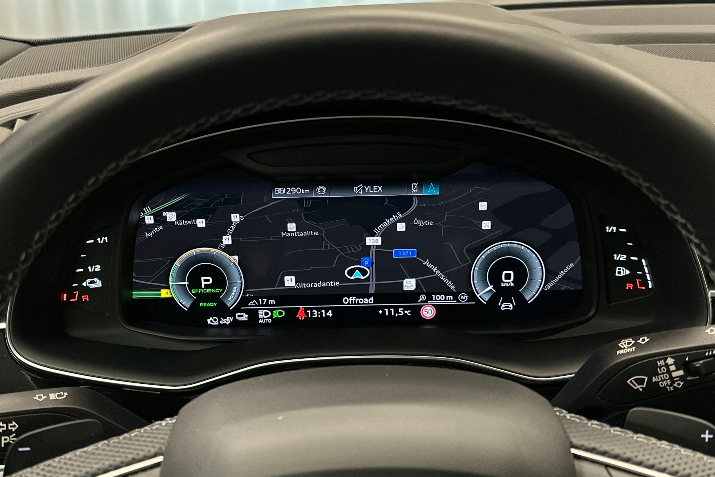 sininen Audi Q7 2025 kuva 15.