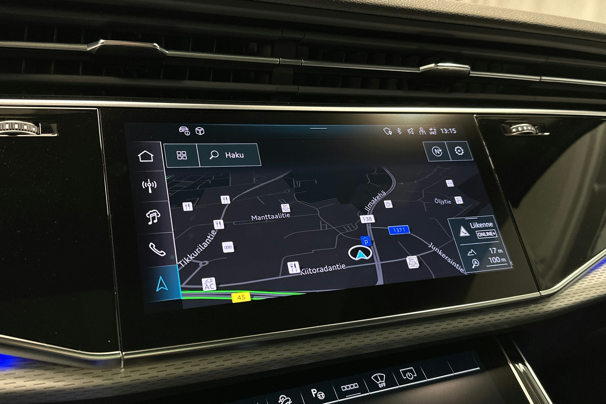 sininen Audi Q7 2025 kuva 16.