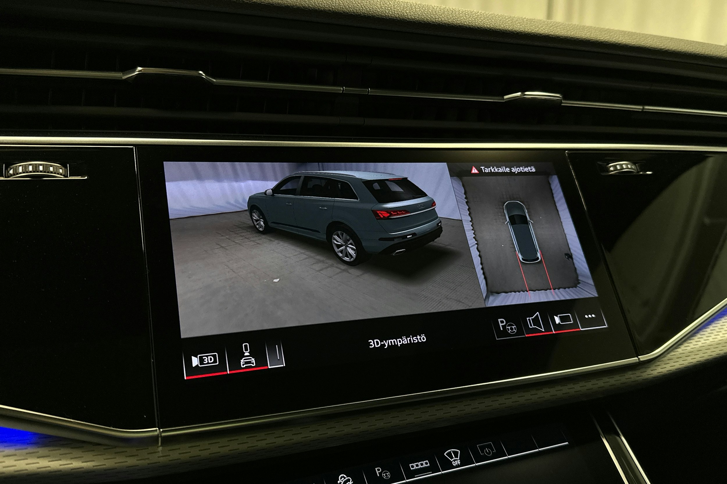 sininen Audi Q7 2025 kuva 17.
