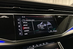 sininen Audi Q7 2025 kuva 19.