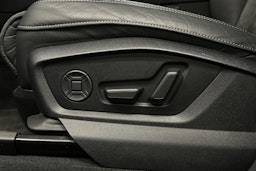 sininen Audi Q7 2025 kuva 27.