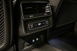 sininen Audi Q7 2025 kuva 30.