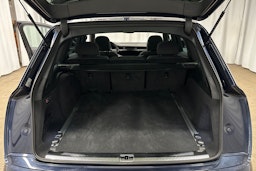 sininen Audi Q7 2025 kuva 31.