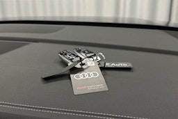 sininen Audi Q7 2025 kuva 36.