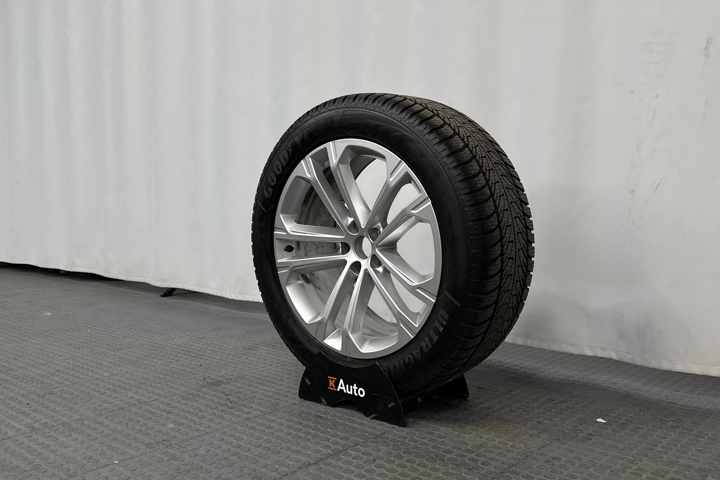 hopea Audi Q7 2025 kuva 10.