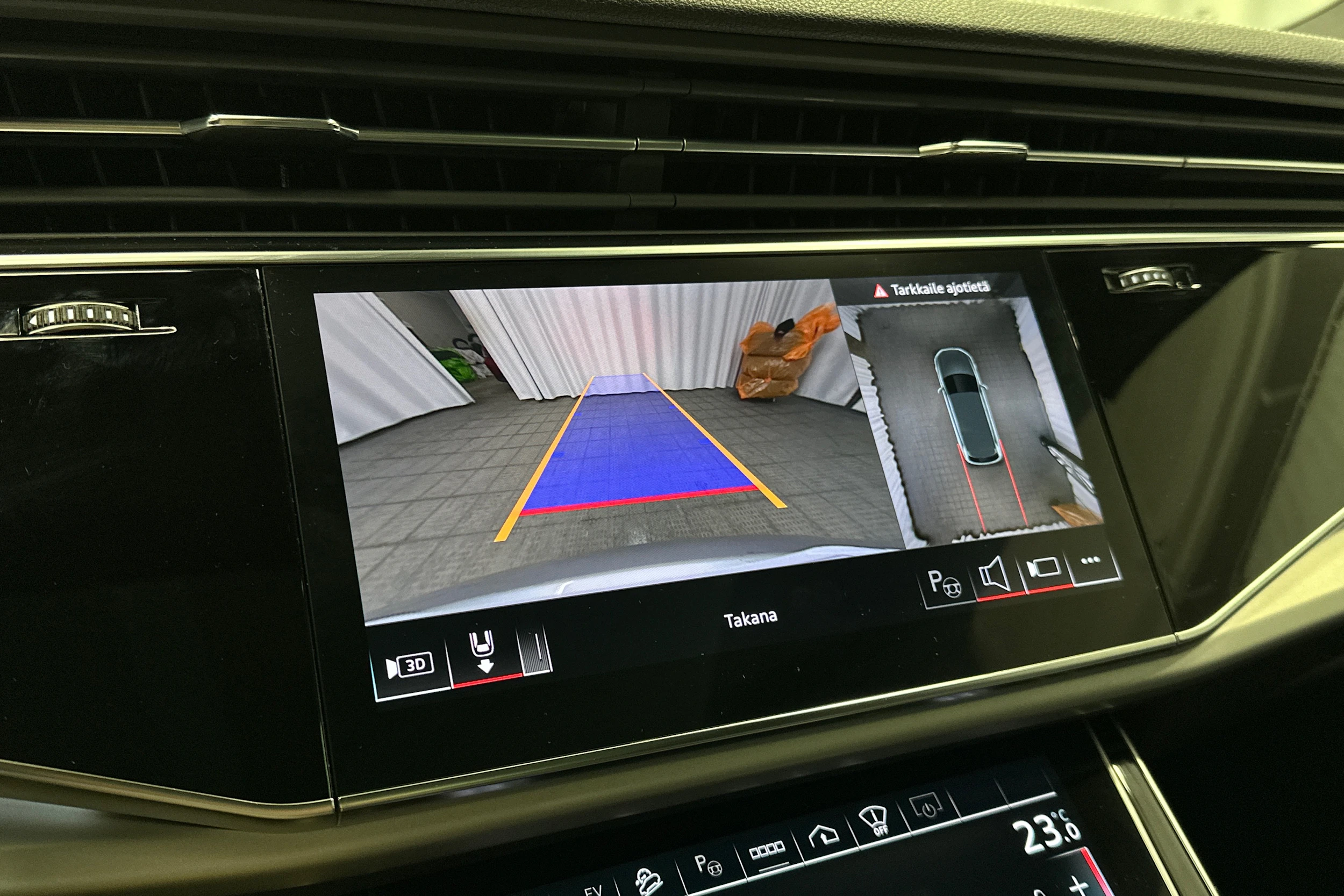 hopea Audi Q7 2025 kuva 16.