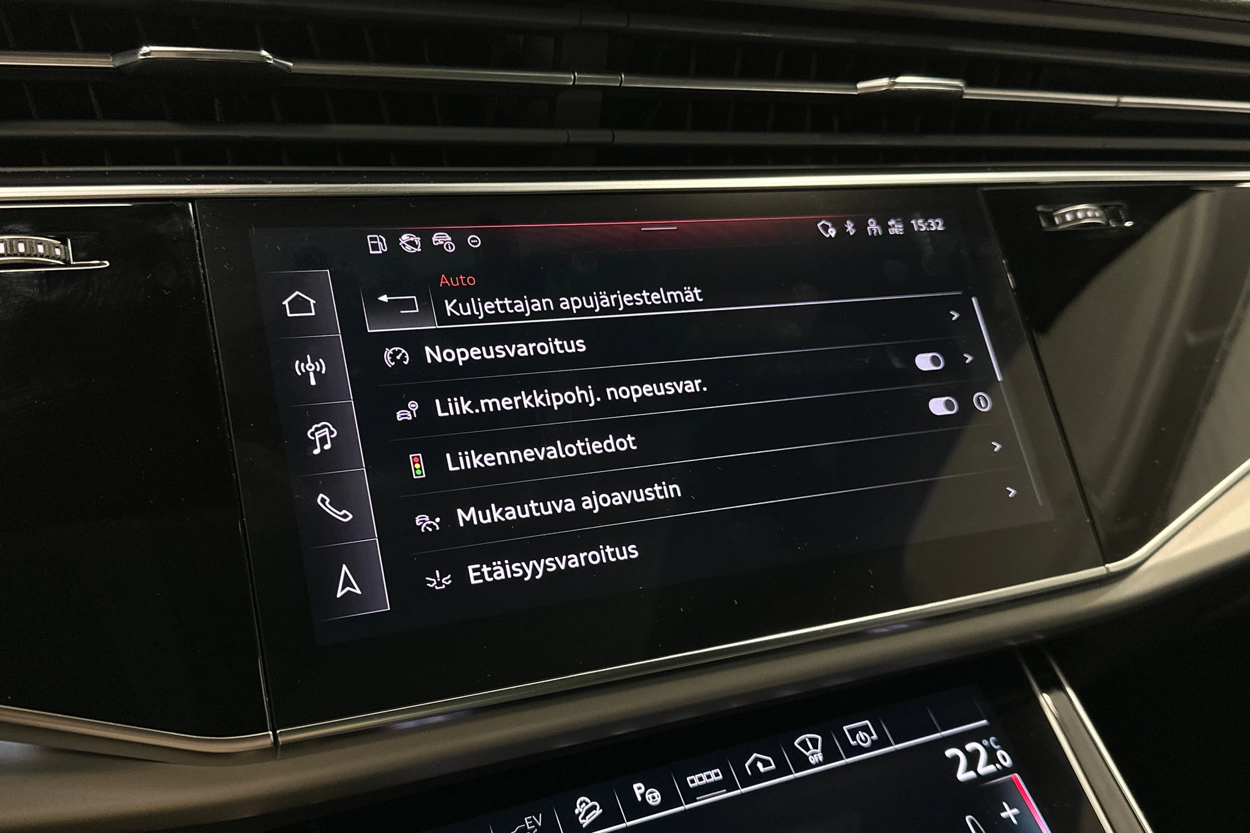 hopea Audi Q7 2025 kuva 19.