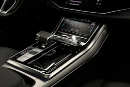 hopea Audi Q7 2025 kuva 23.