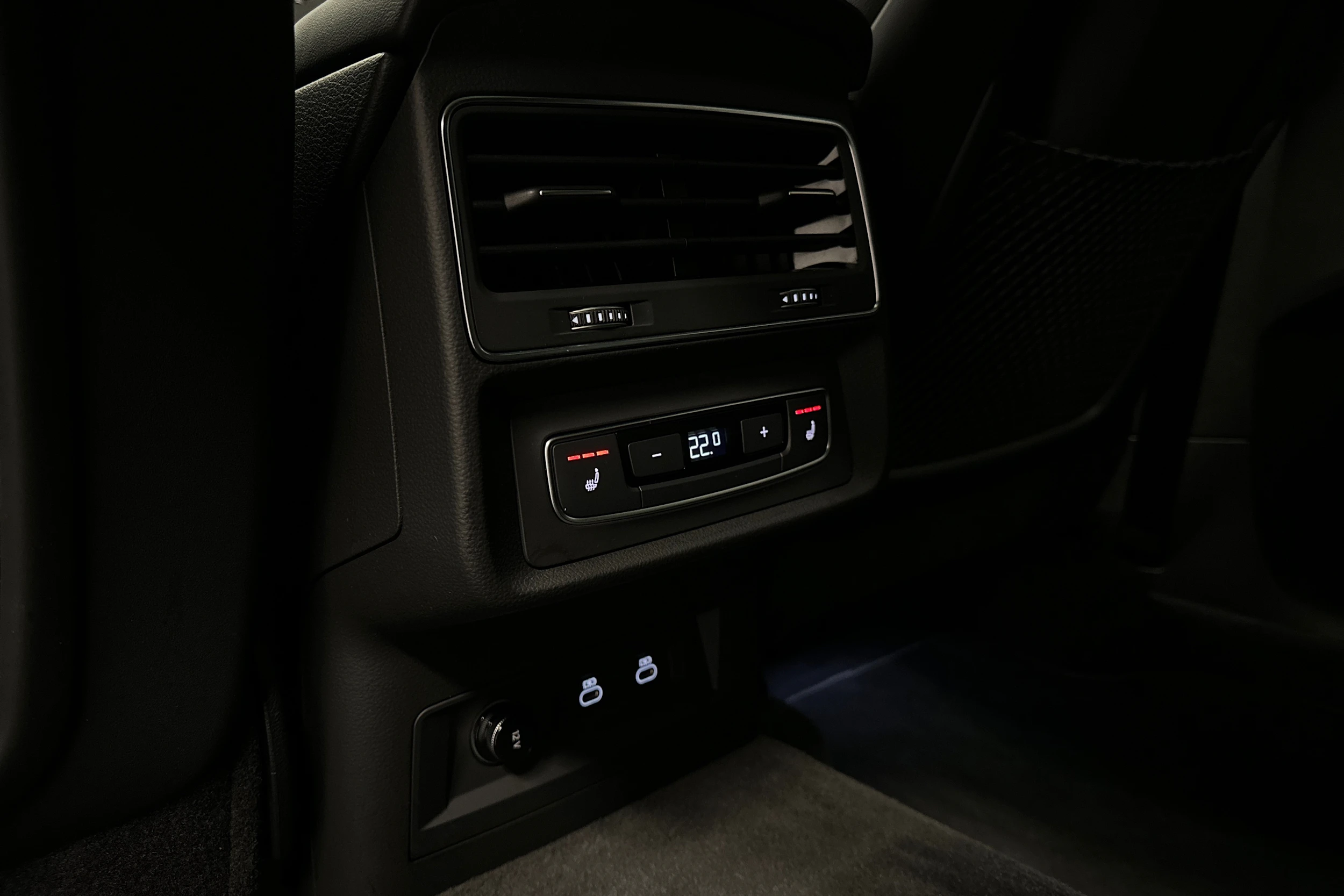 hopea Audi Q7 2025 kuva 27.