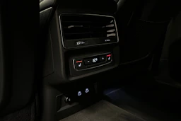 hopea Audi Q7 2025 kuva 27.