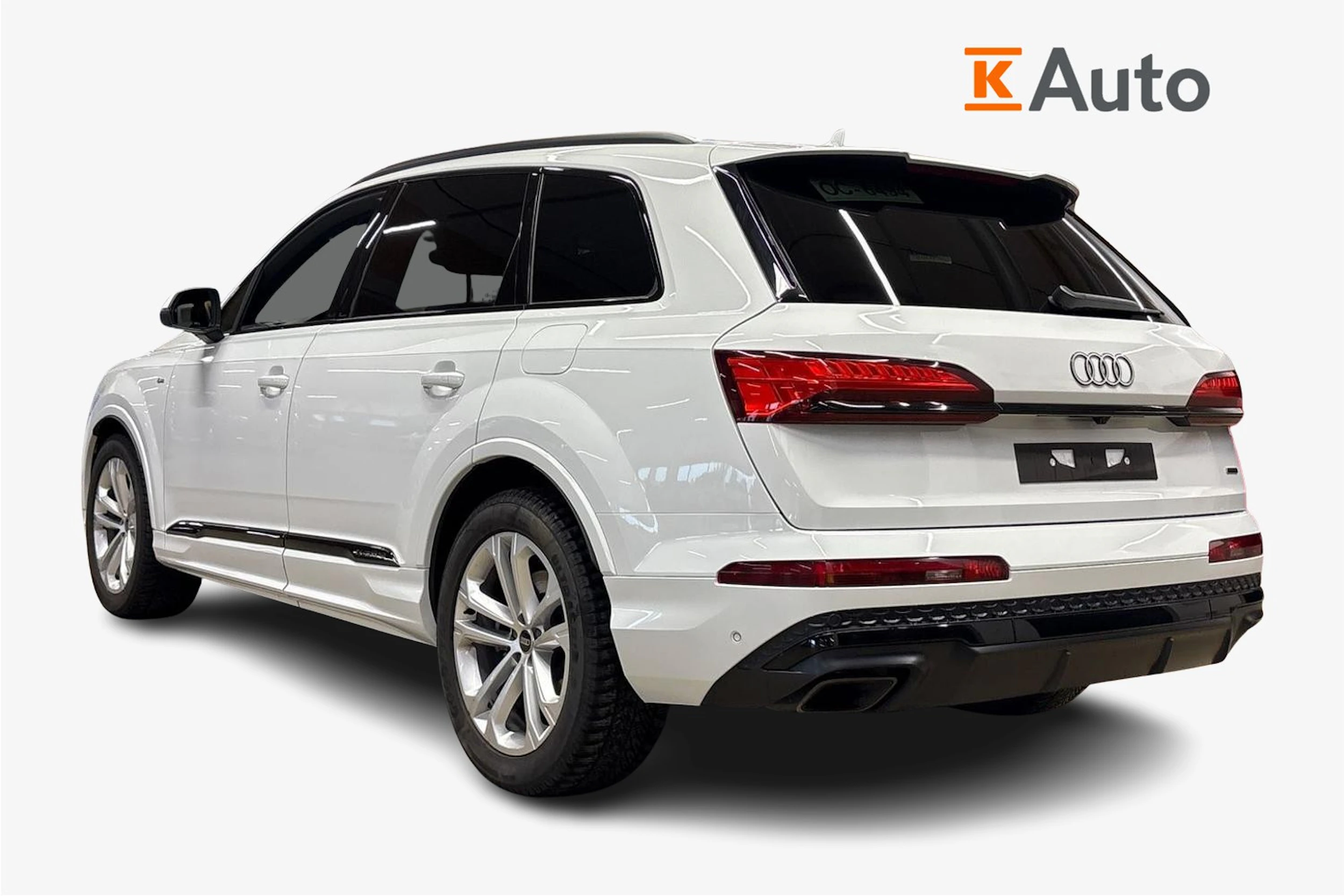 valkoinen Audi Q7 2025 kuva 2.