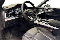 valkoinen Audi Q7 2025 kuva 6.