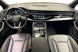 valkoinen Audi Q7 2025 kuva 7.