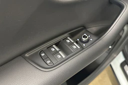 valkoinen Audi Q7 2025 kuva 29.