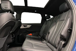 sininen Audi Q7 2025 kuva 8.
