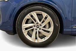sininen Audi Q7 2025 kuva 9.