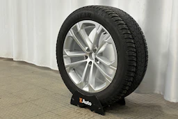 sininen Audi Q7 2025 kuva 10.