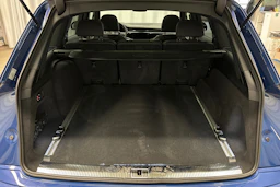 sininen Audi Q7 2025 kuva 11.