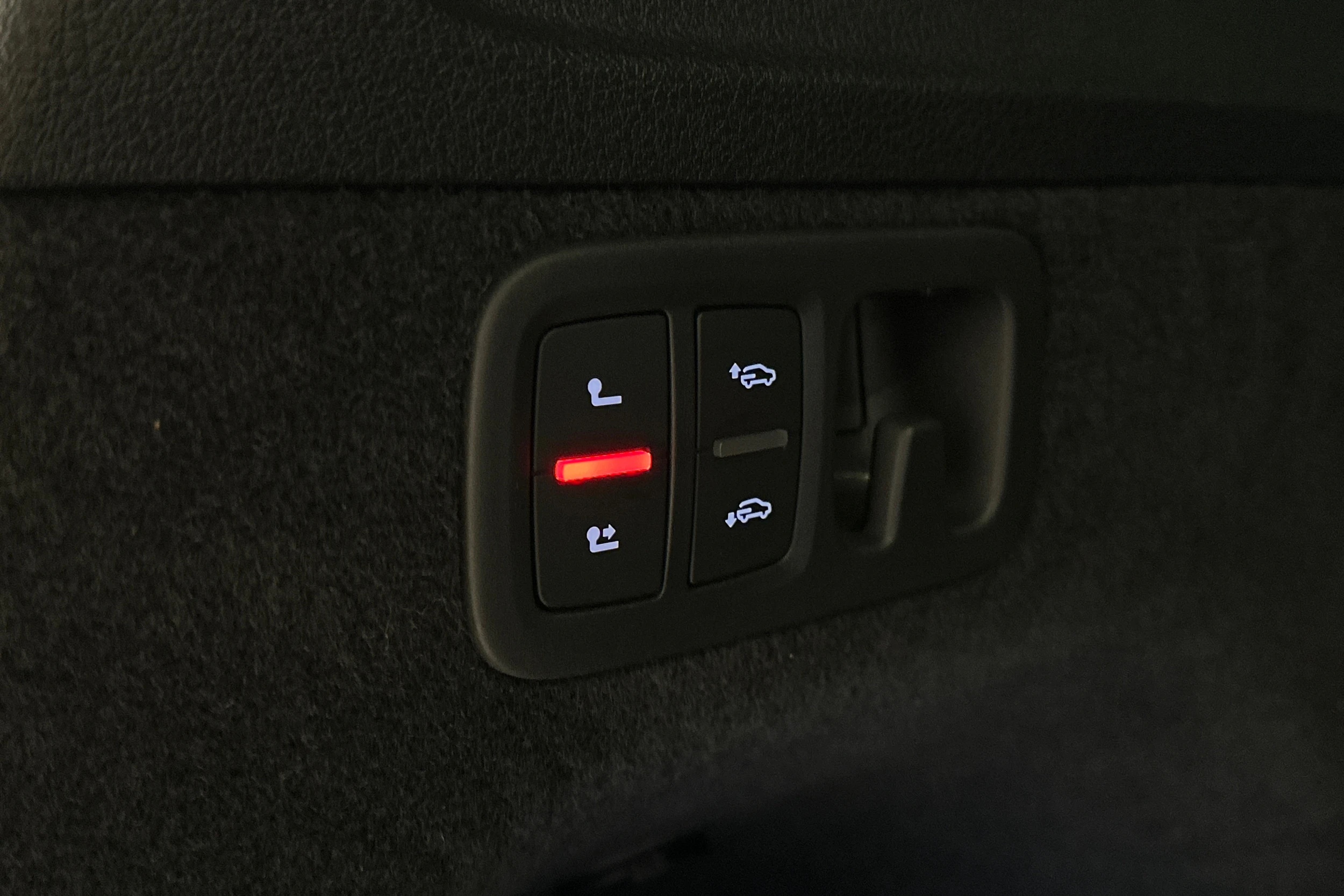 sininen Audi Q7 2025 kuva 13.