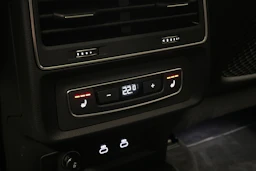 sininen Audi Q7 2025 kuva 14.