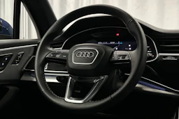 sininen Audi Q7 2025 kuva 19.