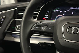 sininen Audi Q7 2025 kuva 20.