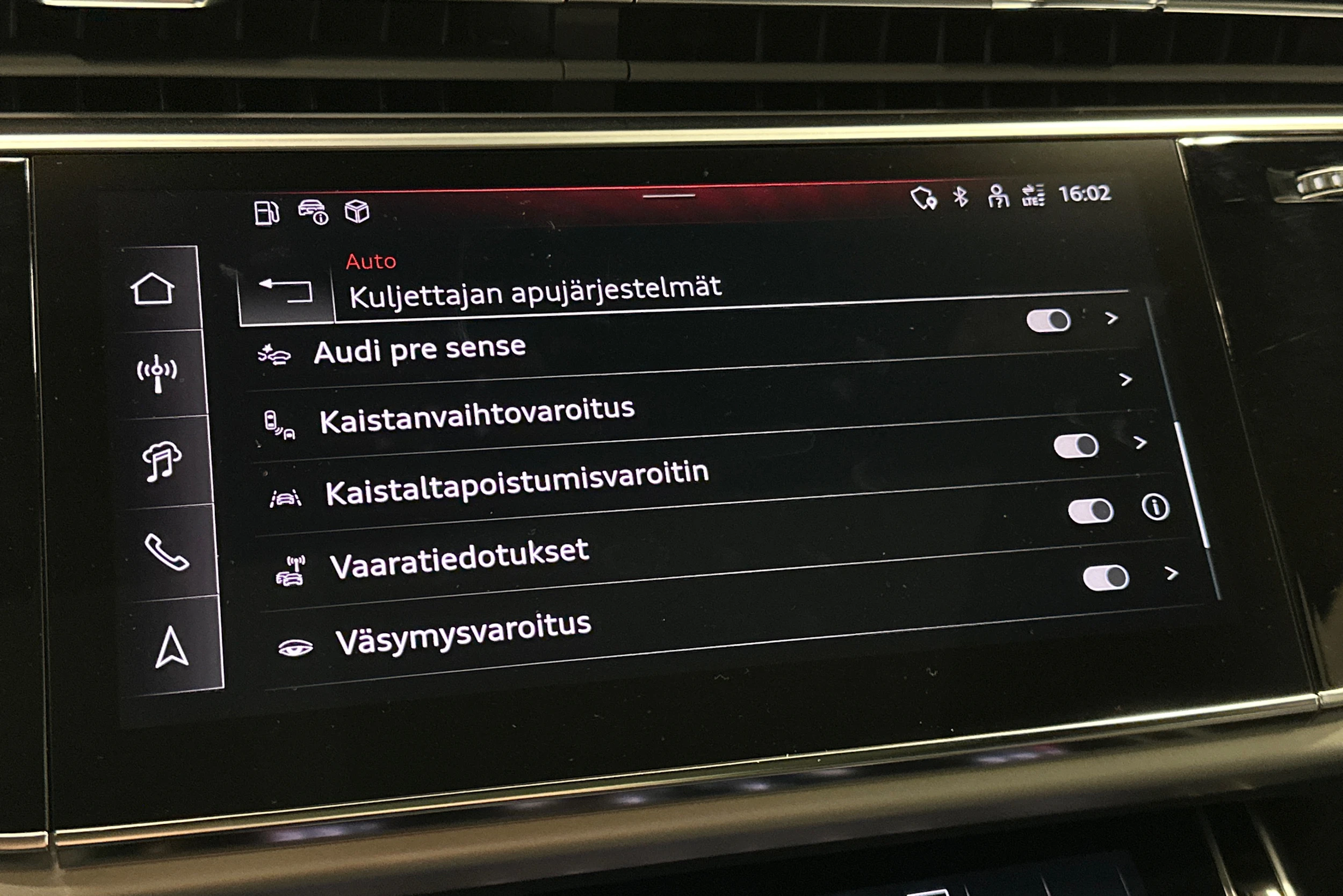 sininen Audi Q7 2025 kuva 30.