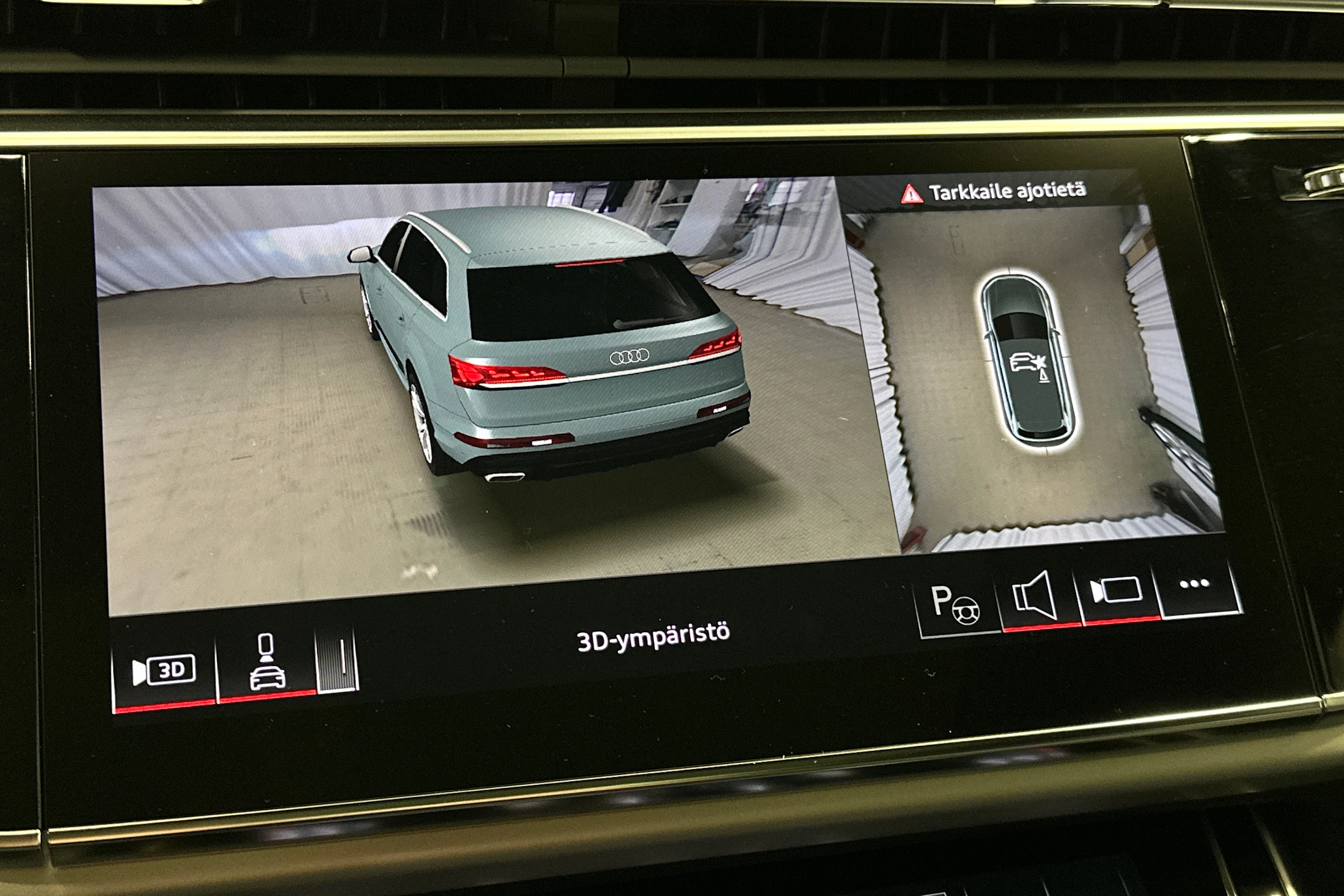 sininen Audi Q7 2025 kuva 32.