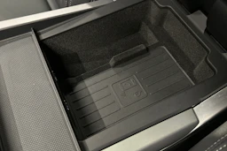 sininen Audi Q7 2025 kuva 35.