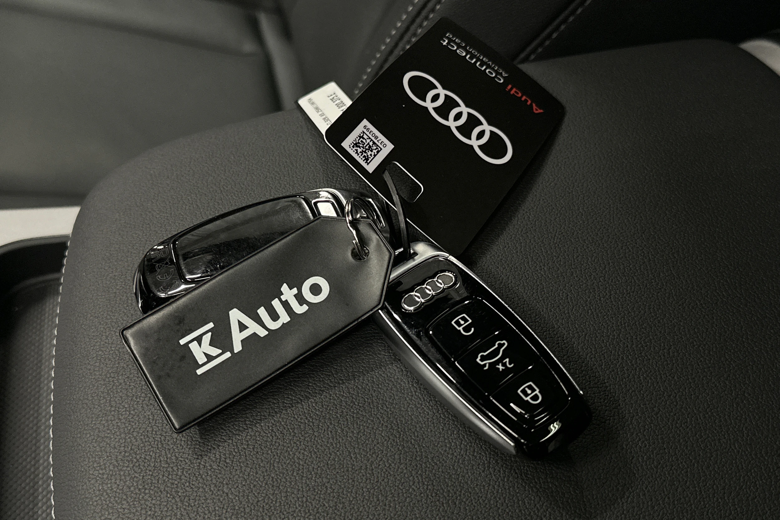 sininen Audi Q7 2025 kuva 37.