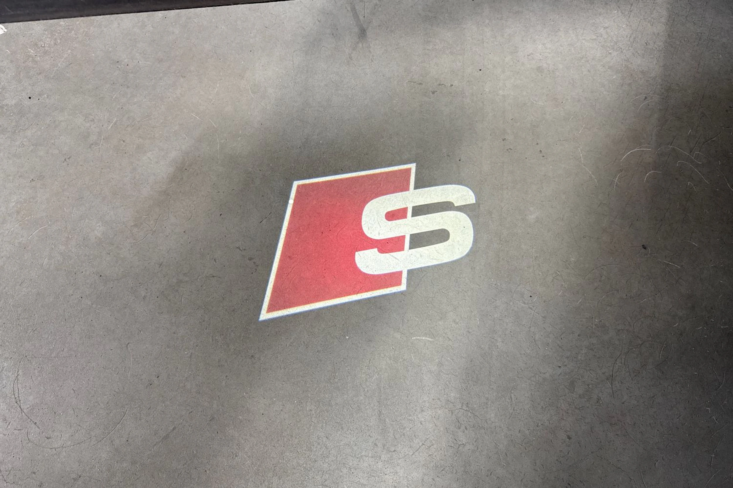 met. musta Audi Q7 2025 kuva 4.