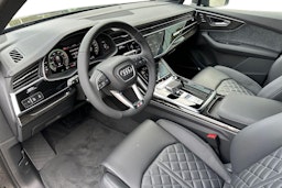musta Audi Q7 2025 kuva 6.