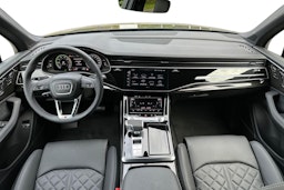 musta Audi Q7 2025 kuva 7.