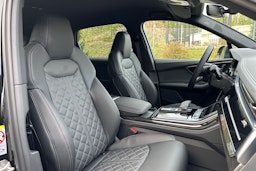 musta Audi Q7 2025 kuva 14.