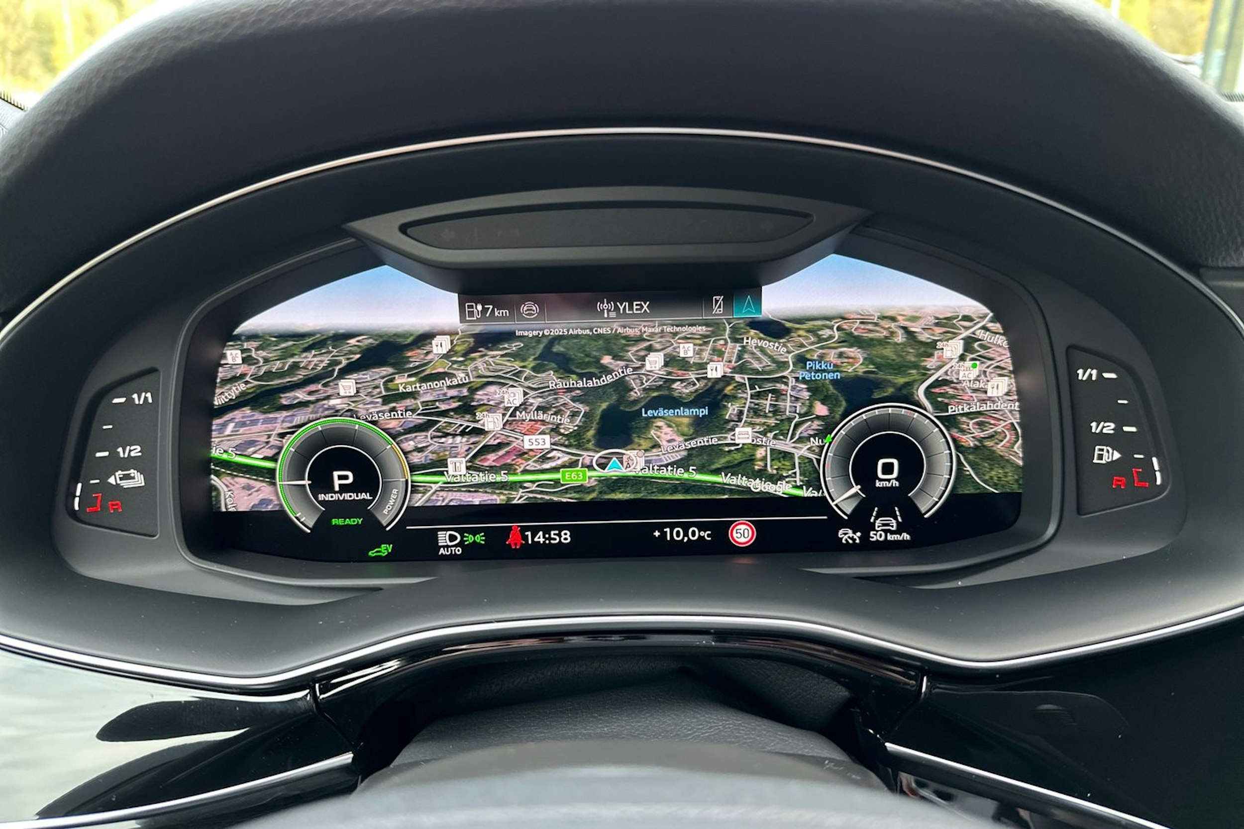 musta Audi Q7 2025 kuva 19.