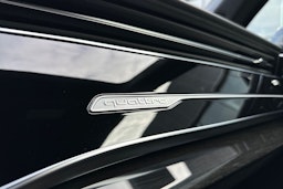 musta Audi Q7 2025 kuva 26.