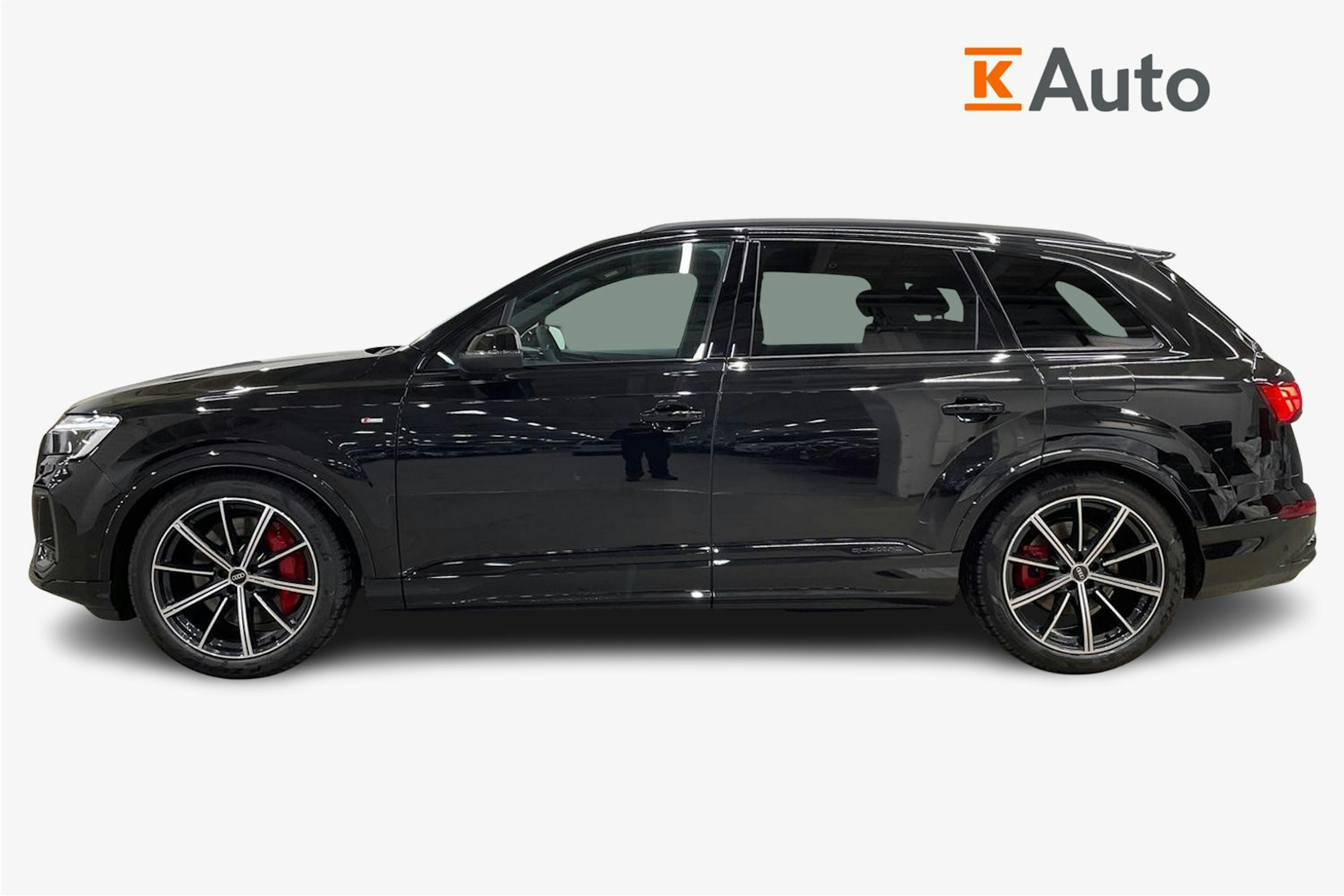 musta Audi Q7 2025 kuva 6.