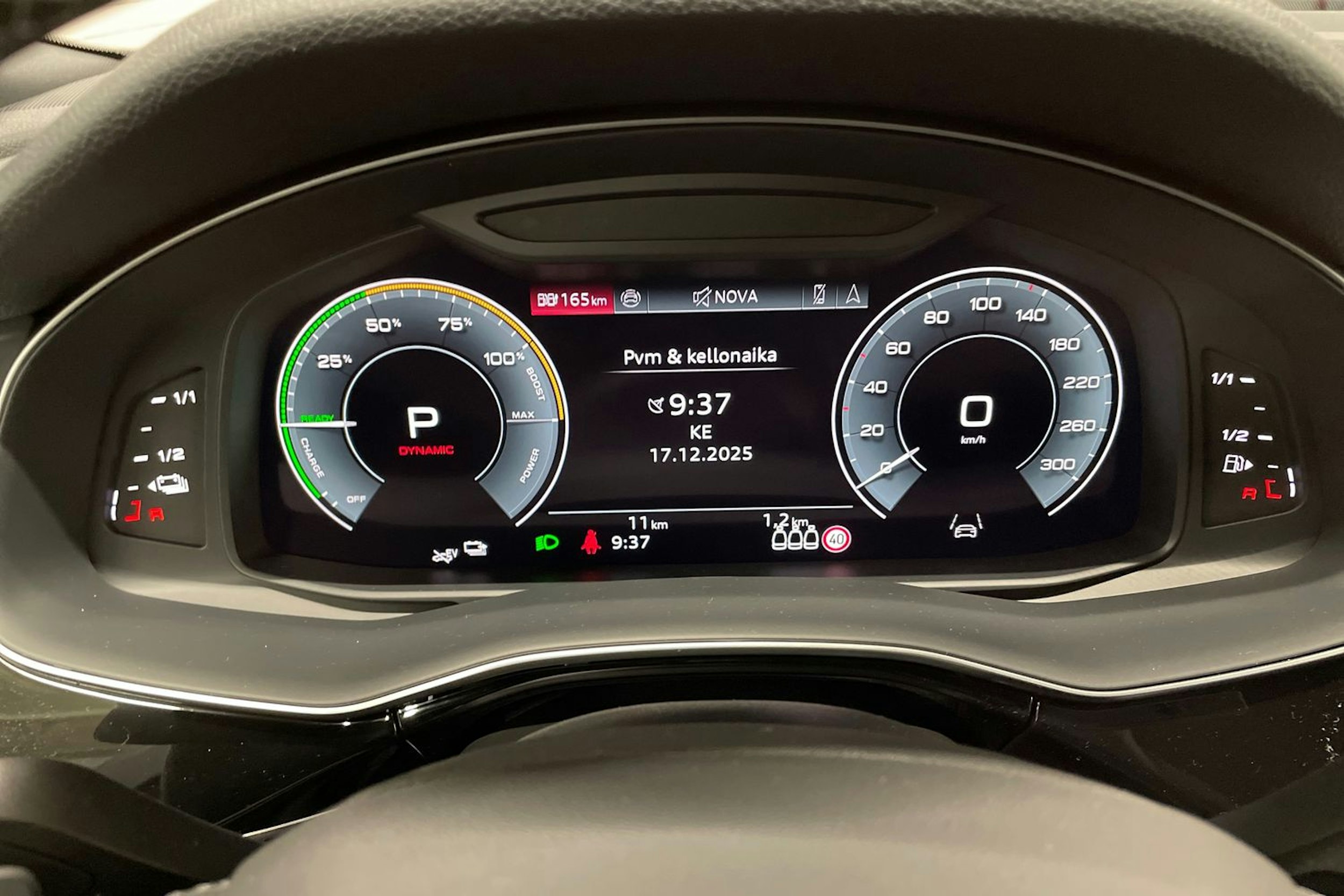 musta Audi Q7 2025 kuva 16.