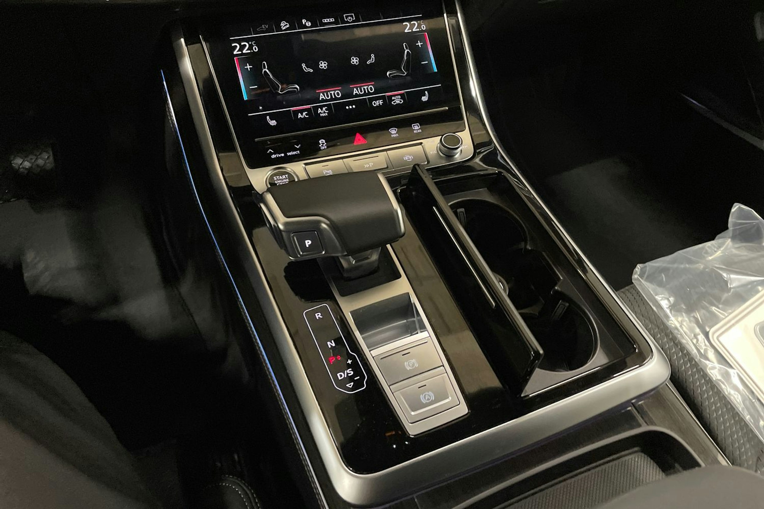 musta Audi Q7 2025 kuva 18.