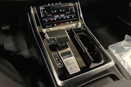 musta Audi Q7 2025 kuva 18.