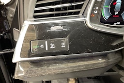 musta Audi Q7 2025 kuva 20.