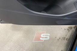 musta Audi Q7 2025 kuva 22.