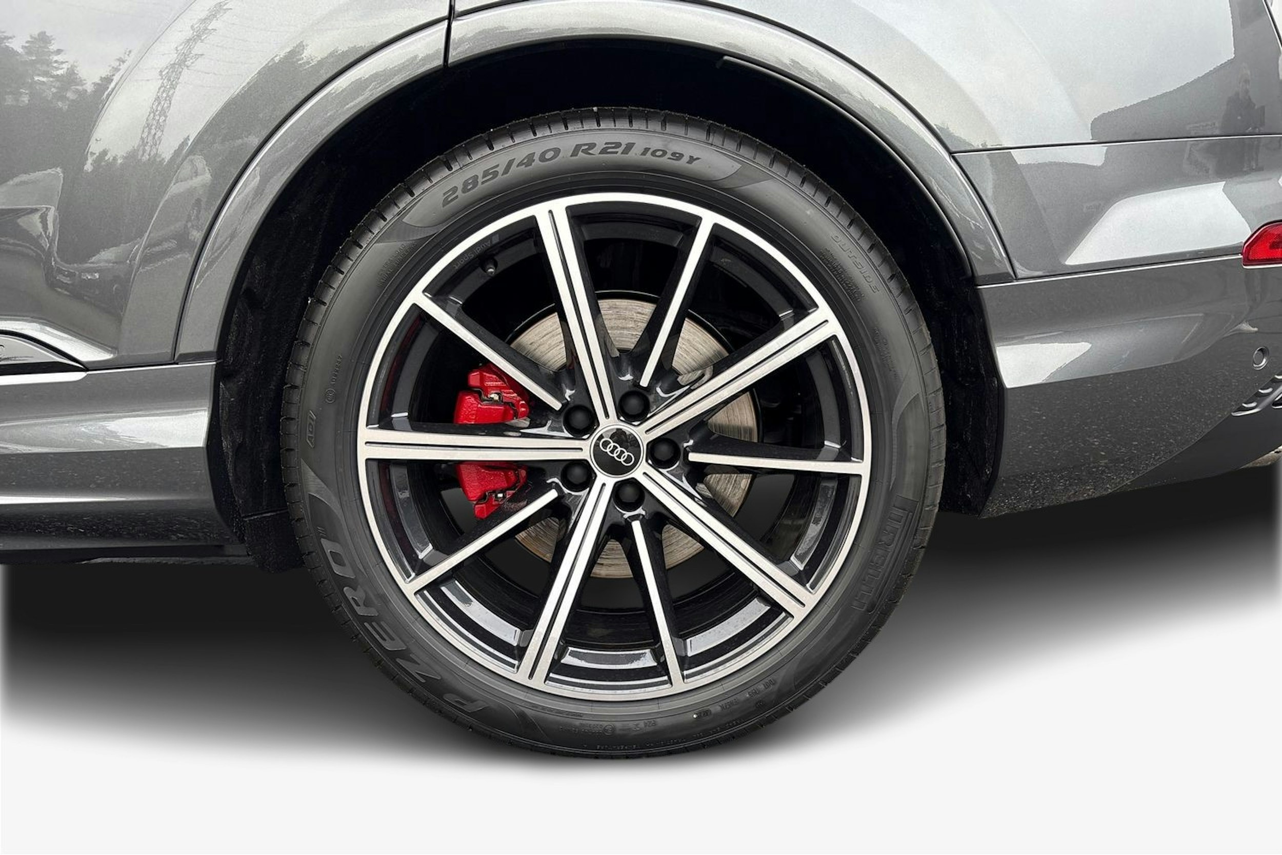 harmaa Audi Q7 2025 kuva 9.