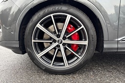 harmaa Audi Q7 2025 kuva 10.