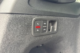 harmaa Audi Q7 2025 kuva 11.