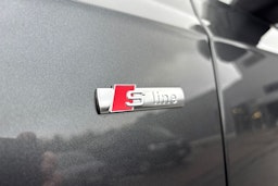 harmaa Audi Q7 2025 kuva 14.