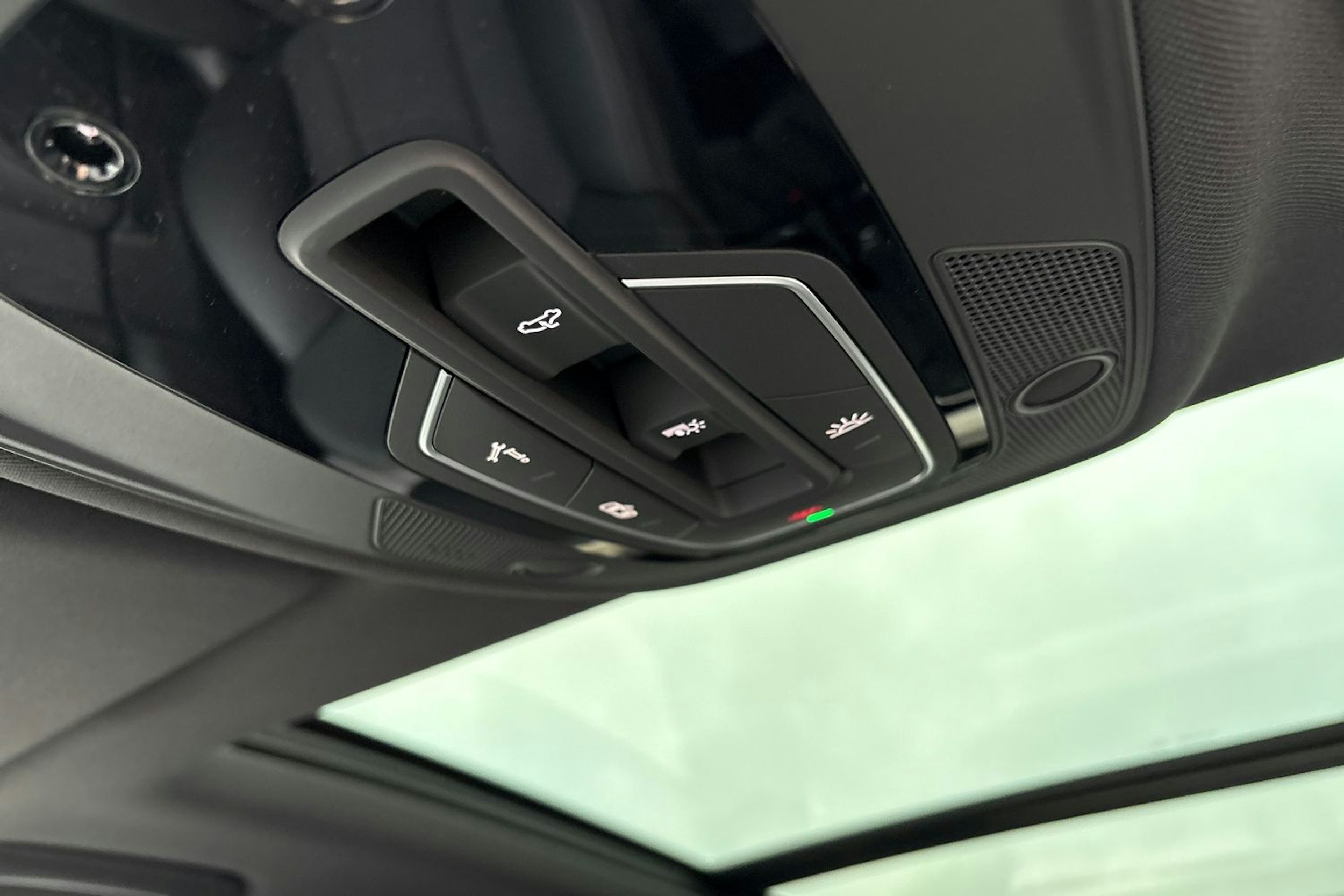 harmaa Audi Q7 2025 kuva 15.