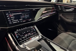 harmaa Audi Q7 2025 kuva 17.