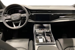 harmaa Audi Q7 2025 kuva 7.